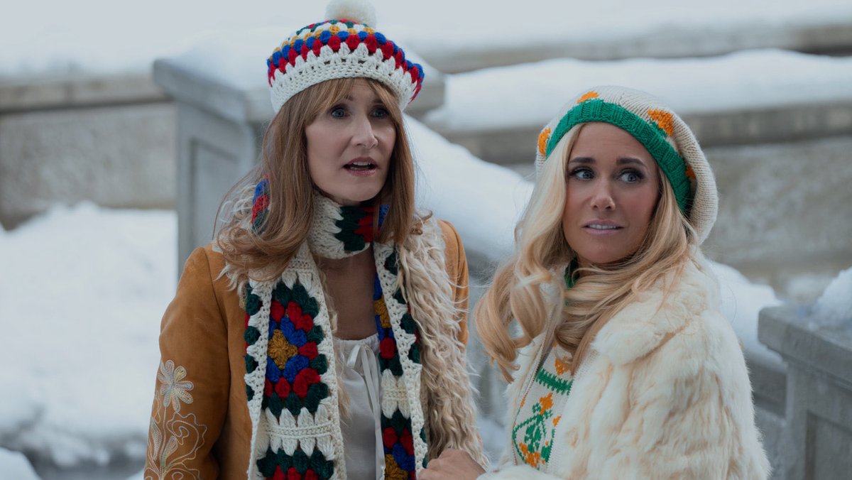 AppleTVNewsHub's tweet image. The Season 2 finale of #PalmRoyale is now streaming on #AppleTV