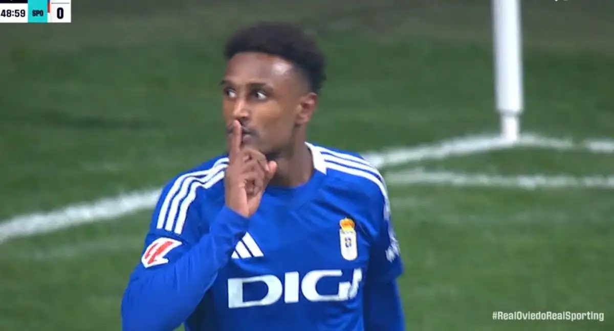 🎙️Hassan: “Aquí la gente no es del Madrid o del Barça, aquí la gente muere por su equipo (…) No sé si nos vamos a salvar o no, pero lo voy a intentar hasta el último minuto con esta camiseta”.