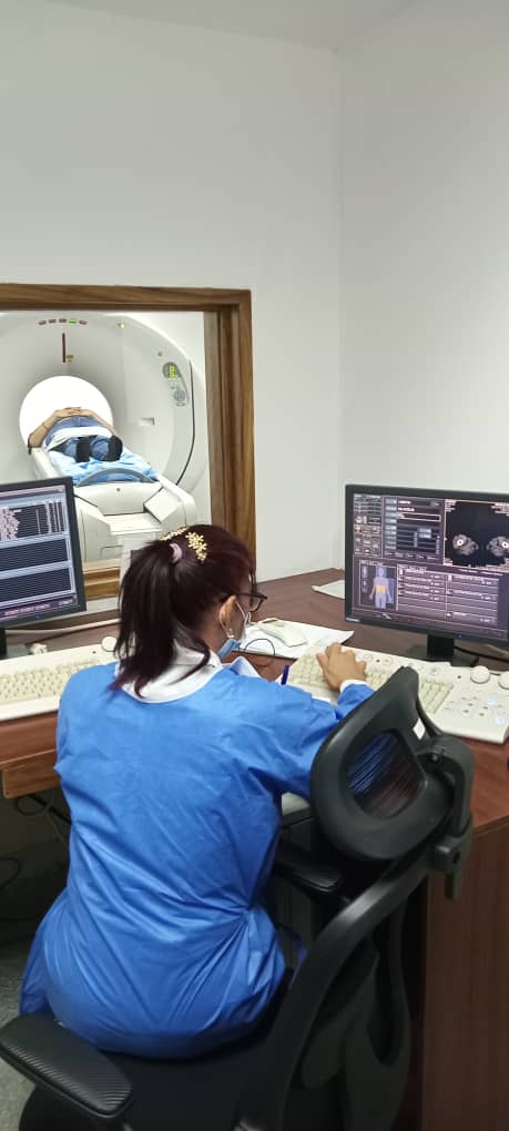 No hay mayor recompensa que la sonrisa de un pueblo sano. La Misión Médica Cubana trabaja bajo principios de amor y ética profesional. Nuestra bandera es la solidaridad y nuestro compromiso es permanecer junto al pueblo venezolano. 🇨🇺🇻🇪💯  #CubaConVenezuela #CubaPorLaVida