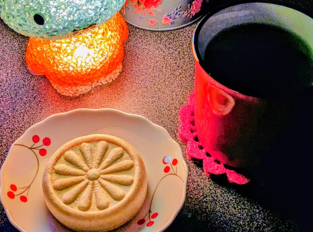 今年の冬はちゃんと寒くて
嬉しいなっと🐻❄️

youtu.be/GAgS1IjxcQ4?si…
Sibylle Baier - Colour Green - Softly 🪽 Alice in den Städten by Wim Wenders - Cut Up

夜中のおやつ🍡🍵

おやすみ🌙