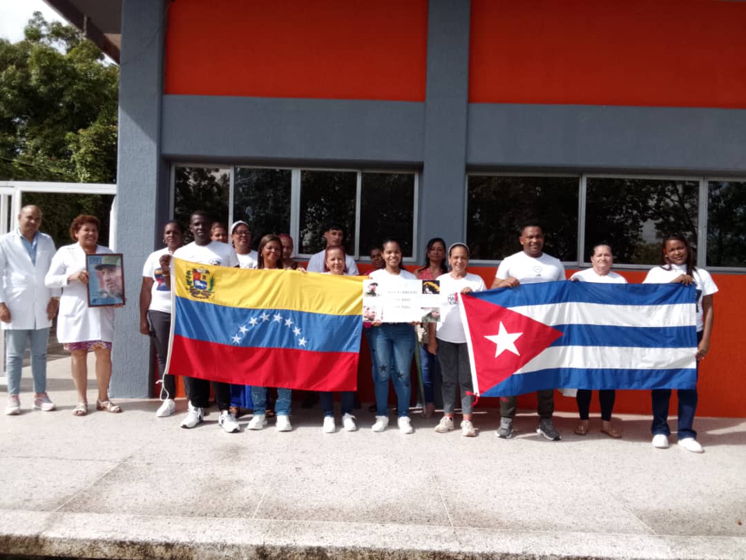 ¡Fieles a nuestra palabra y a nuestra historia! 🇨🇺 Ante cualquier desafío, la Brigada Médica Cubana reafirma su voluntad de acero: continuar al lado del pueblo venezolano, llevando bienestar a cada rincón de la patria de Bolívar. 🇻🇪🏔️#CubaConVenezuela