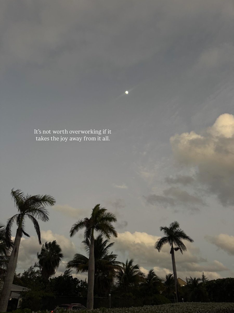 Sienna | UGC Content Creator & Coach tweet media