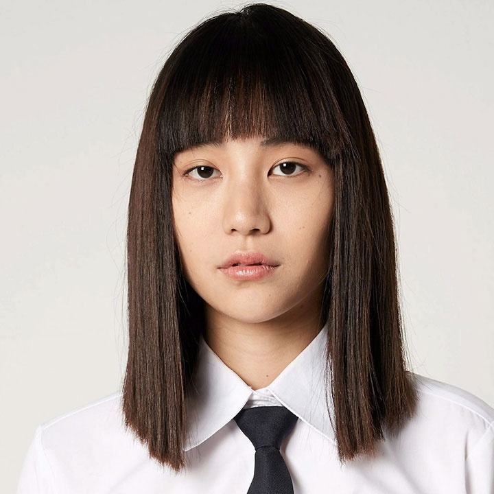 sapphiccgirl_'s tweet image. a primeira diferença evidente nas fotos é a franja que é bem característico da primeira nanno, mas a nanno da becky não tem (o que deixa claro que ela não é a mesma!!) e ganha espaço pra novas características marcantes, como o cabelo em formato de coração, ou a pinta na bochecha