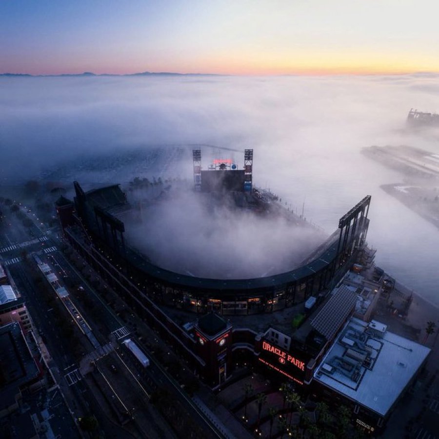 BaseballQuotes1's tweet image. This photo of Oracle Park is awesome