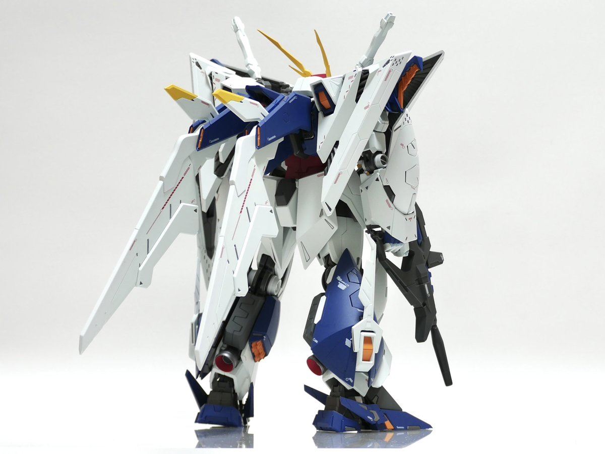 メタコンのΞ開封した時カッコ良すぎて震えたよな… 模型やめそうになっ