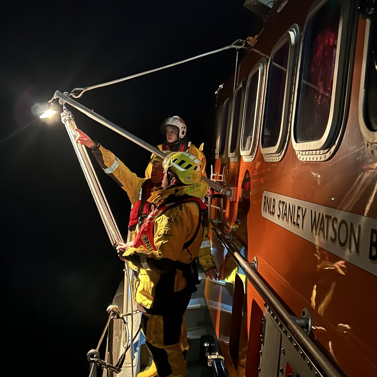portreernli's tweet photo. Welcome to the newly relaunched Portree RNLI X page! Keep an eye out for news and updates from the Isle of Skye @RNLI lifeboat station 🧡 #rnli #onecrew https://t.co/J892D8RqRF