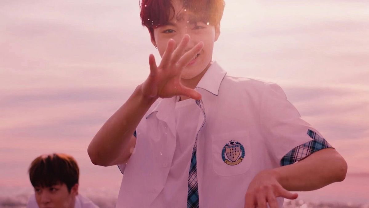 kiss_dodo0's tweet image. 네가 내 낭만이다