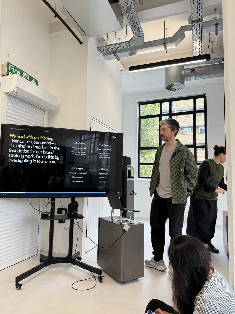 Bolutife Awakan of London 😊 tweet media