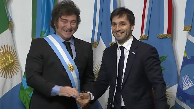 Solo recordarles que el gobernador de Chubut, Nacho Torres, mandó a votar el presupuesto 2026 de Milei que baja un 78,5% el presupuesto de los fondos para combatir y prevenir incendios