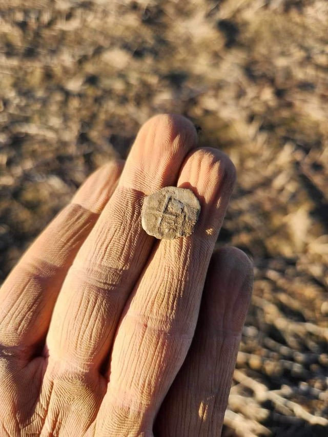 hoodfarquaad's tweet image. my friend was metal detecting and found a 400 year old coin!