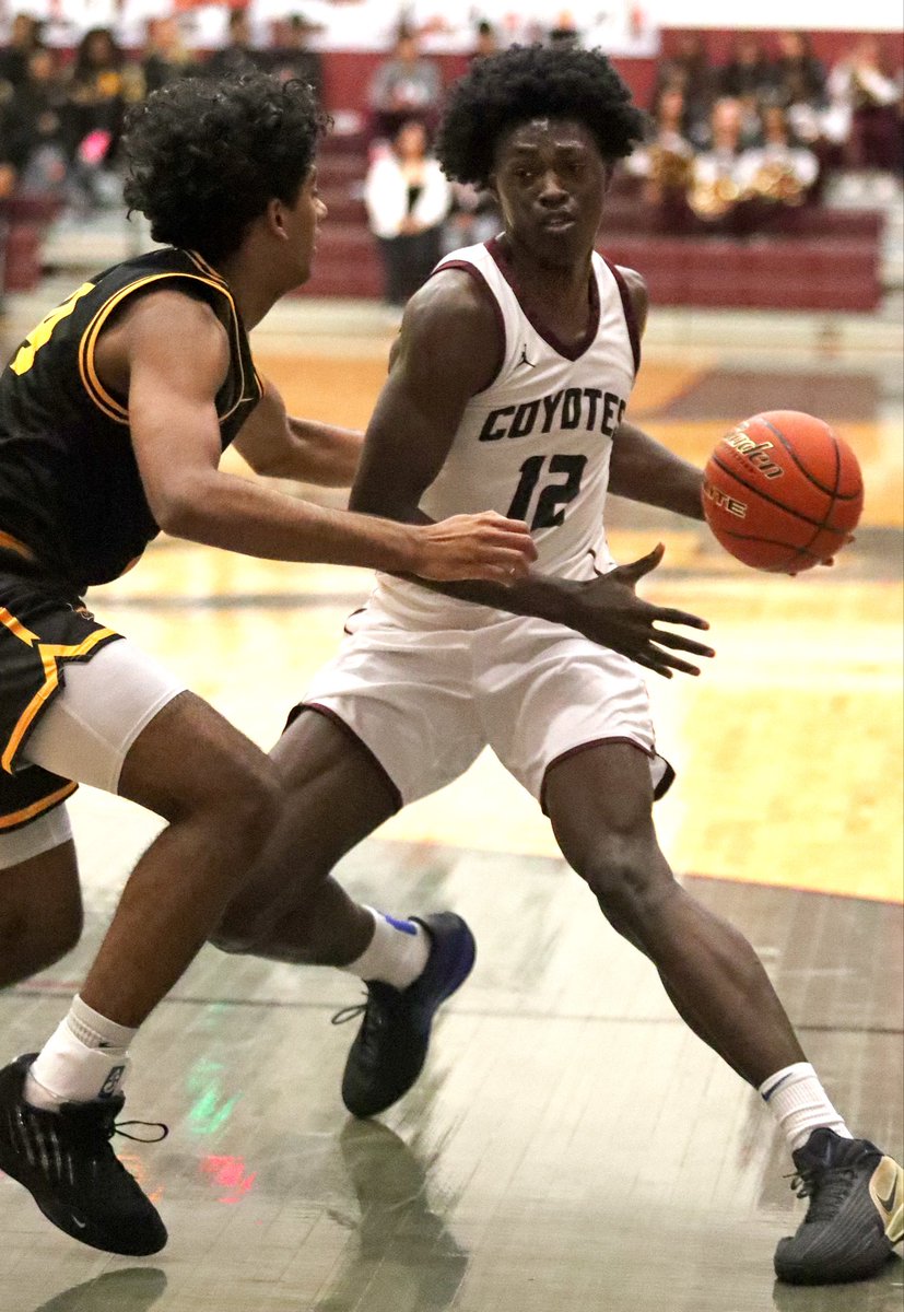 Our very own Bryson Howard has been nominated for Player of the Week in Texas for his 30/8/5 performance vs Frisco. Please go here and vote: texasfootball.com/mr-and-miss-te…