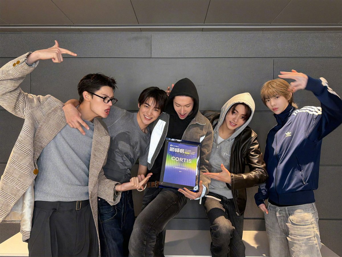 FUNTHESIA's tweet image. tebak yg nonchalant &amp;amp;&amp;amp; chill guy yg mana