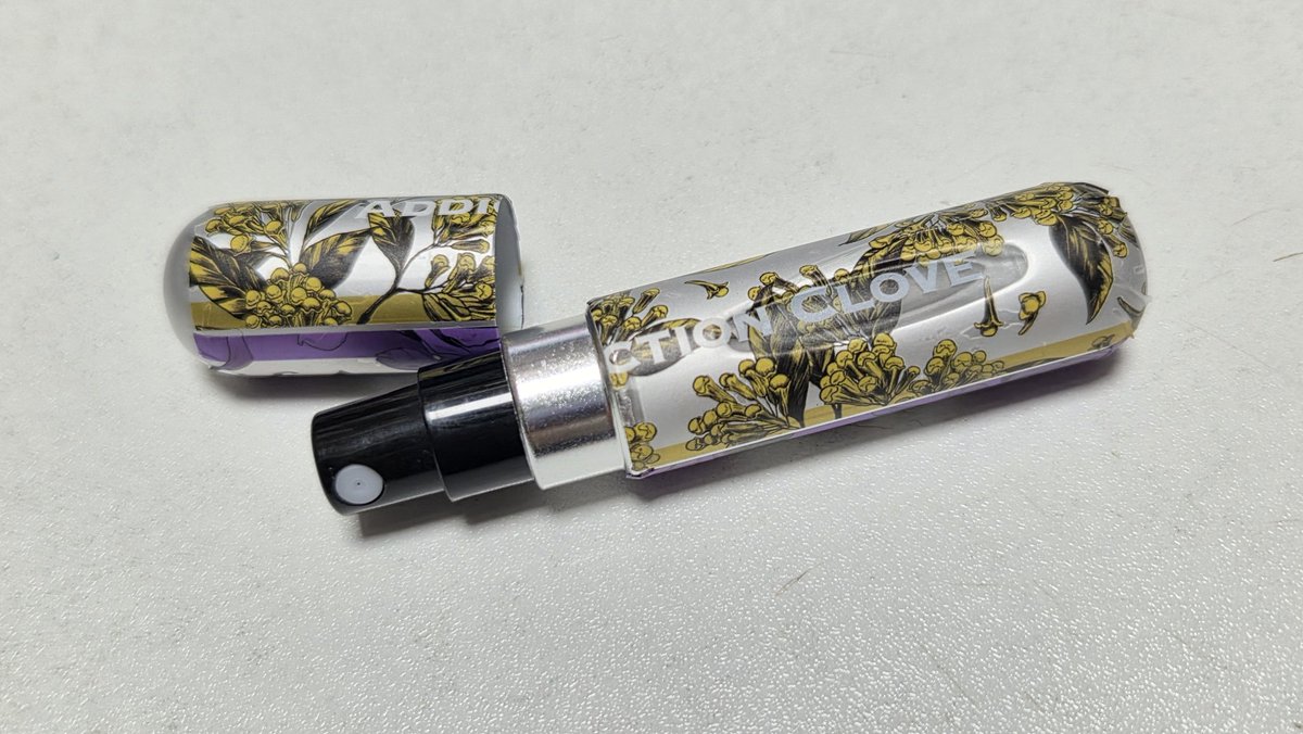 stk2mtk's tweet image. セリアに充填式アトマイザーあったから詰めた！クリアテープぴったり