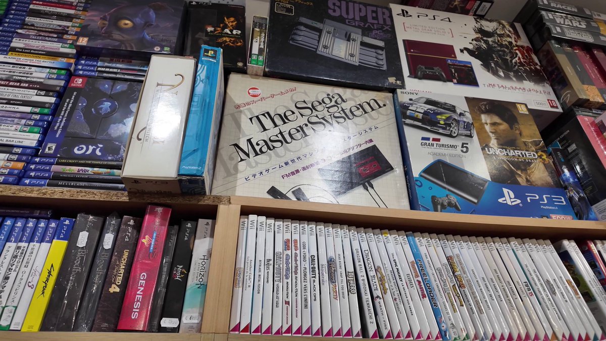 [NEW VIDEO]
J'ai pu "accéder" à la Batcave du Rétrogaming où sont regroupés les trésors (de guerre) de l'incroyable boutique <a href="/RetrogameShop75/">Retrogame-Shop</a> 😍

Un épisode de la folie totale dont on ne sort pas indemne (de plaisir) 🤪

⏯️youtu.be/GudBMoM2SlQ?si…