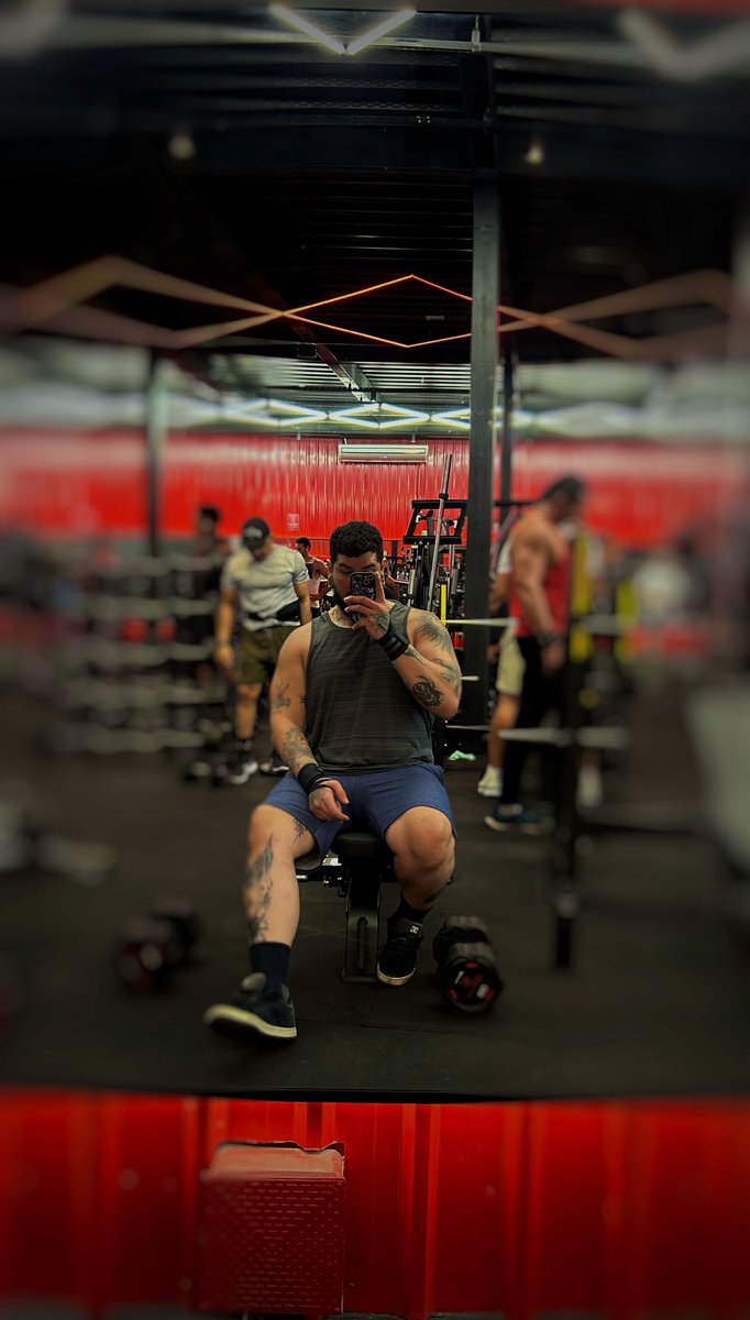 AGUzinho's tweet photo. GYM! 
Fazer o comparativo para o ano que vem! https://t.co/6DfuXWLNoC