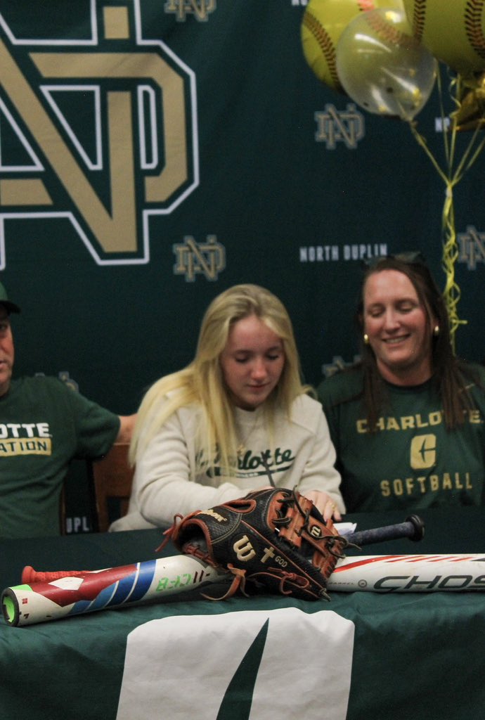 LillyF2026's tweet photo. Today was amazing. I celebrated with friends and family signing to @CharlotteSB for the next 4 years. This a dream tha became reality due to hard work and grind. I can’t wait to be in Charlotte and play. #NinersNation @BHMBoltsOrg @cbreault12 @JakeCombs_ @alyssa_bilodeau https://t.co/sirVbpyUx2