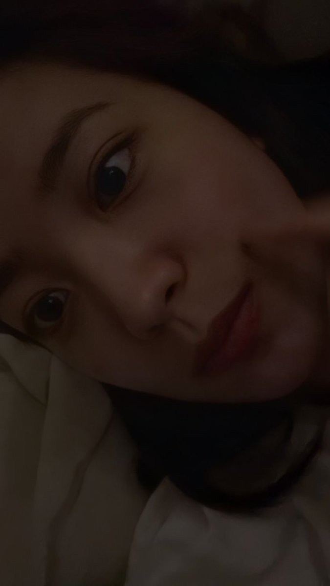 YERIMIsGeboy's tweet photo. Adik tidur dulu ya mah, pah. Cari aku di rasa sesalmu. Good night <33 https://t.co/zVaV9PFekW