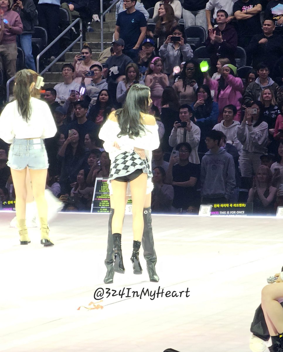 cm42324's tweet photo. 260114 디이포 북미투어 시애틀

HUG💕

#챙미 https://t.co/mceJ6KimTi