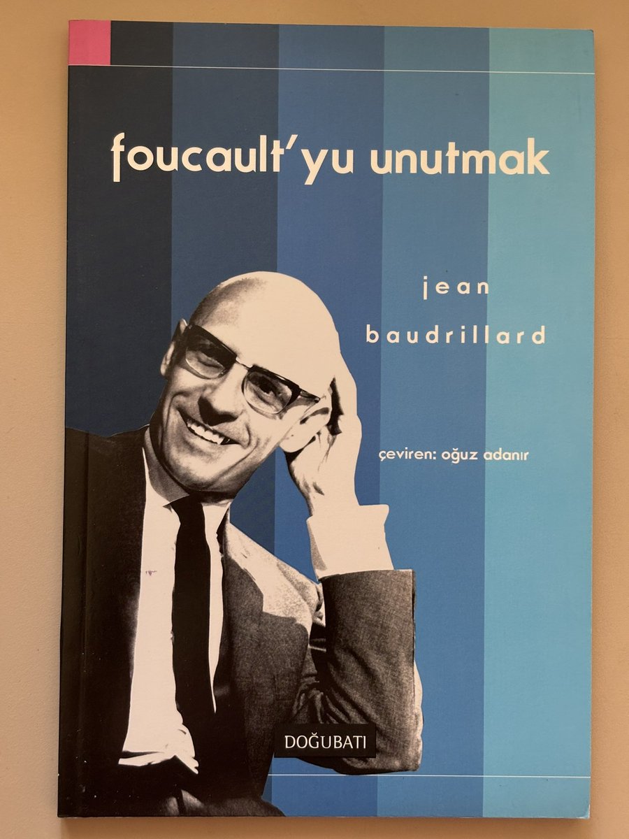 “İktidardan bu kadar çok söz edilen bir yerde, iktidar diye bir şeyin var olabilmesi mümkün değildir. Keza Tanrı konusunda da benzer şeyler söylenebilir. Tanrı’nın ölümünden bir önceki evrede de nereye gitseniz karşınıza Tanrı çıkmaktadır.

İktidar konusunda da durum farklı