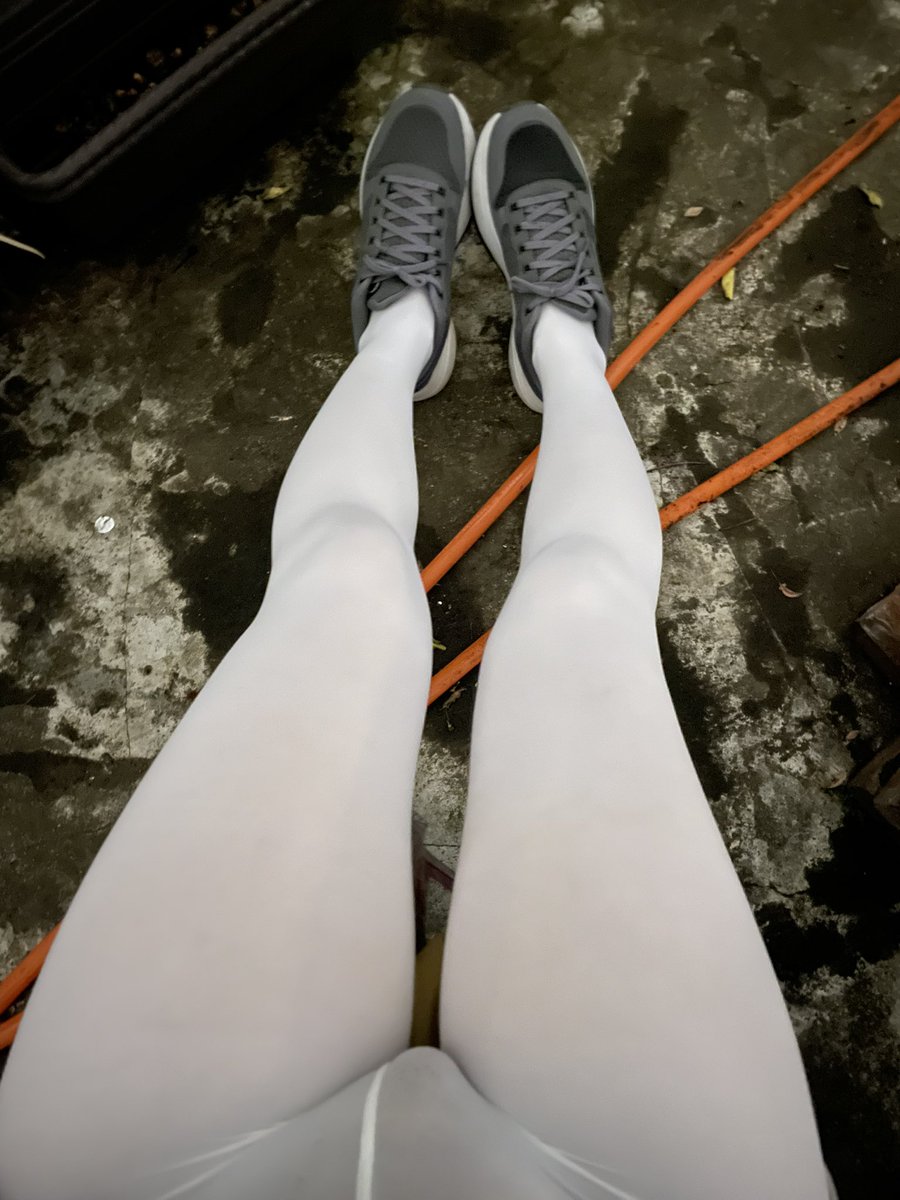 zpssblm's tweet photo. 頂樓

#maninpantyhose #mantyhose #男絲襪 #manintights #pantyhoselegs https://t.co/CtyZmB4USE