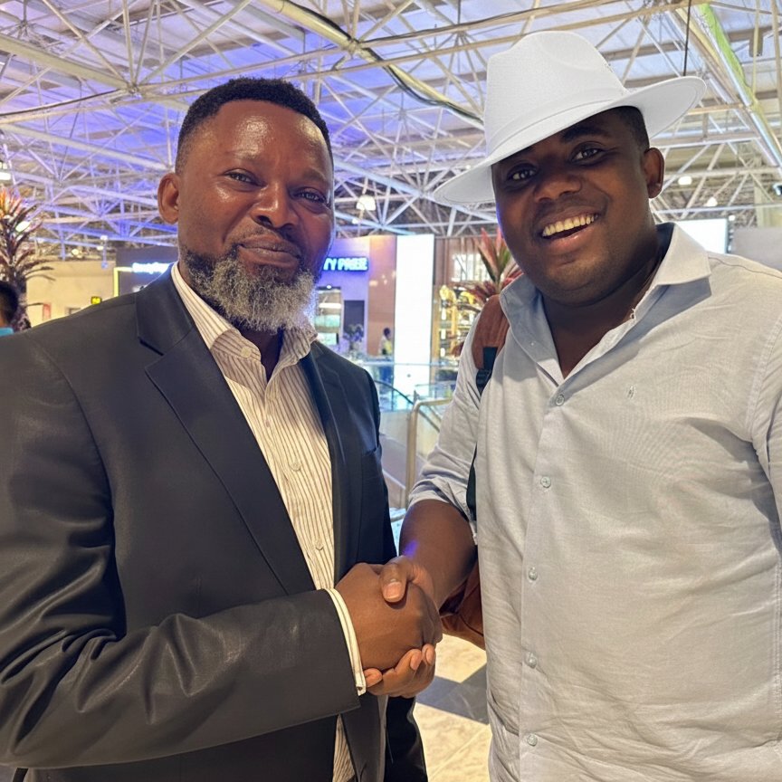 Katsuva_R's tweet image. Quelque part avec André Mbata, le constitutionaliste qui essaie de torpiller la Constitution de la RDC, et Naasson Kubuya Ndoole, ancien maire de Goma et intendant général de Olive Lembe.

The White Man.