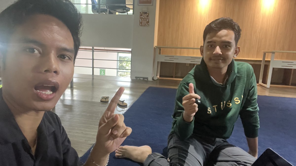 Awhz_'s tweet photo. hari ini bnr bnr recharge kewarasan gw, MAKASII BANYAAKK YAAA PUKI PUKI KU 🙏🏻🙏🏻🙏🏻 https://t.co/HfmjJZcuxt