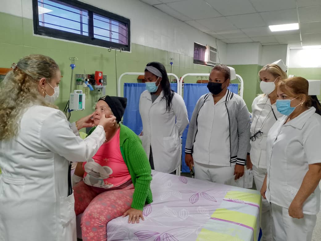 cdi_charallave's tweet photo. Defendemos el legado de nuestros héroes con batas blancas y estetoscopios. Nuestro compromiso es inquebrantable: permanecer junto al pueblo venezolano brindando salud y esperanza. 🩺✨ #CubaConVenezuela #CubaPorLaVida https://t.co/9QI1cziviF