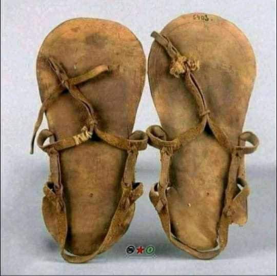 څوک به ووايې چې دادچاڅپلۍ دي 
آعلان ورته کوم