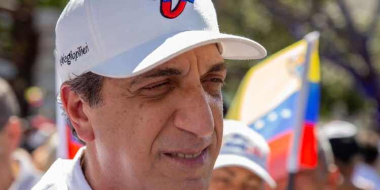ReporteYa's tweet photo. #14Ene #BiagioPilieri #Excarcelados
El abogado de Biagio Pilieri aseguró que, tras su excarcelación el #8Ene, las medidas cautelares le prohíben dar declaraciones a la prensa y publicar en redes sociales, además de mantenerlo bajo supervisión judicial. – @monitoreamos https://t.co/QnsV1YSbQh