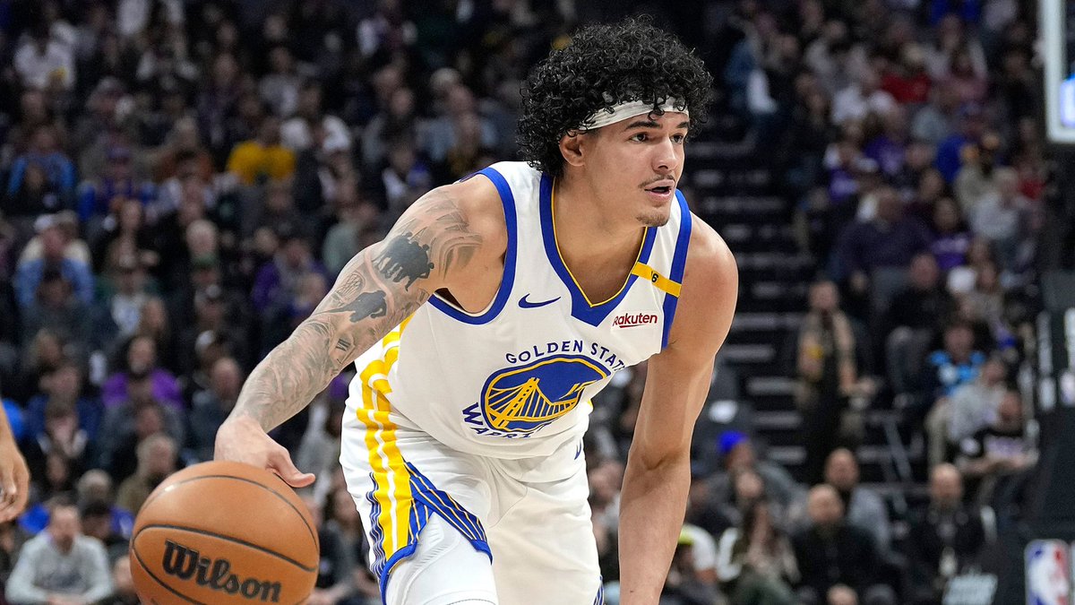 NBAdoPovo's tweet image. Draymond Green sobre o Gui Santos depois do jogo ontem:

"Eu tento sempre dar dicas que possam ajudar alguém a melhorar, mas o Gui é energia pura, nos dois lados da quadra, ele pega rebotes muito bem.

Alguns caras simplesmente têm um talento natural com a bola, e o Gui tem um…