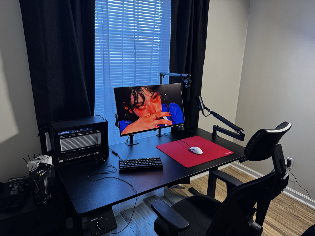 ovyfps's tweet photo. Love the lighting.. #desksetup #fps https://t.co/ZAbFJFTQj2