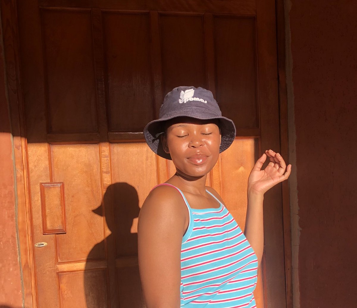 KgwarapiJudith's tweet image. I do not like that hat😭👍🏽