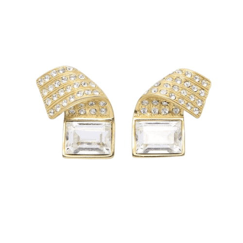 QueeniesBazaar's tweet image. Studs or Clip-Ons? We have you covered no matter your choice. 

Showing Monet earrings available from &amp;gt;&amp;gt;

queenies-bazaar.co.uk/product-catego…

#VintageJewellery #ShopVintage #SmallBusiness