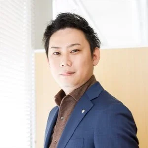 mediaterrace's tweet photo. 地面師詐欺グループ。大阪の司法書士らを逮捕。不動産所有者になりすまして所有権を乗っ取り。電磁的公正証書原本不実記録・同供用などの疑いで司法書士、松本稜平容疑者（34、大阪市中央区）と電気通信会社ネットラチェック（既に清算済み）元代表、小鹿瑞樹容疑者（33）の2人。 https://t.co/c39P5hqHpp