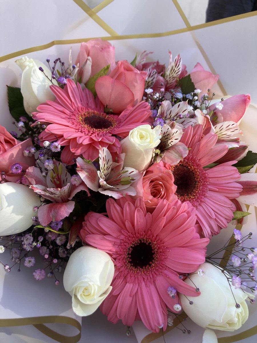 Me encanta que me regalen flores 🌷