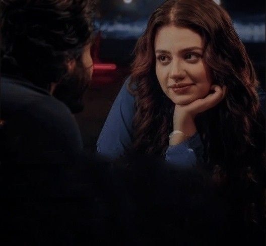 دل کرتا ہے تیرے صدقے اتاروں
بھلا اس قدر بھی حسین ہوتا ہے محبوب کسی کا 🥰

#سوچ_کا_سفر