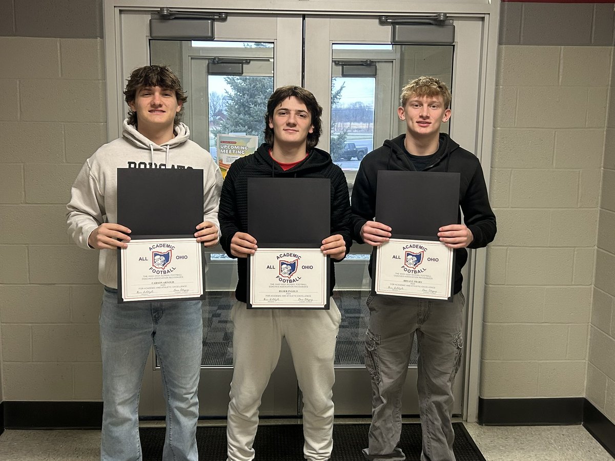 NorwayneFB's tweet image. Congrats to the following young men earning Academic All-Ohio Honors:
Carson Arnold, Ryder Ingold &amp;amp; Bryant Frary.