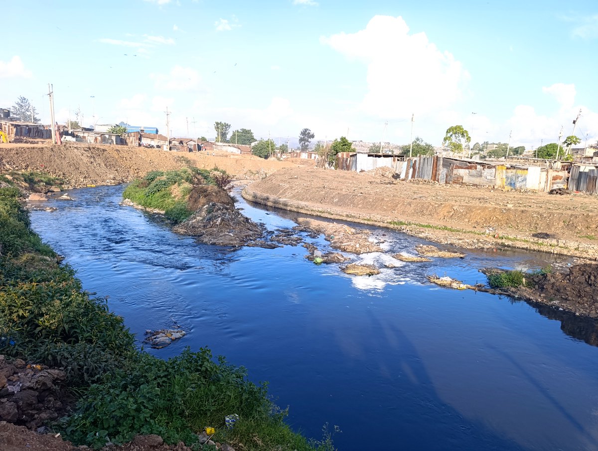 CitiesAlliance's tweet photo. 🌊 #UrbanRivers are #climate frontlines. In #Nairobi’s riparian informal settlements, communities are leading responses to flooding and pollution. We recently convened partners under the #InformalityTaskForce to link local action with national pathways. Why this matters 👉 https://t.co/BVwXBHJlP0