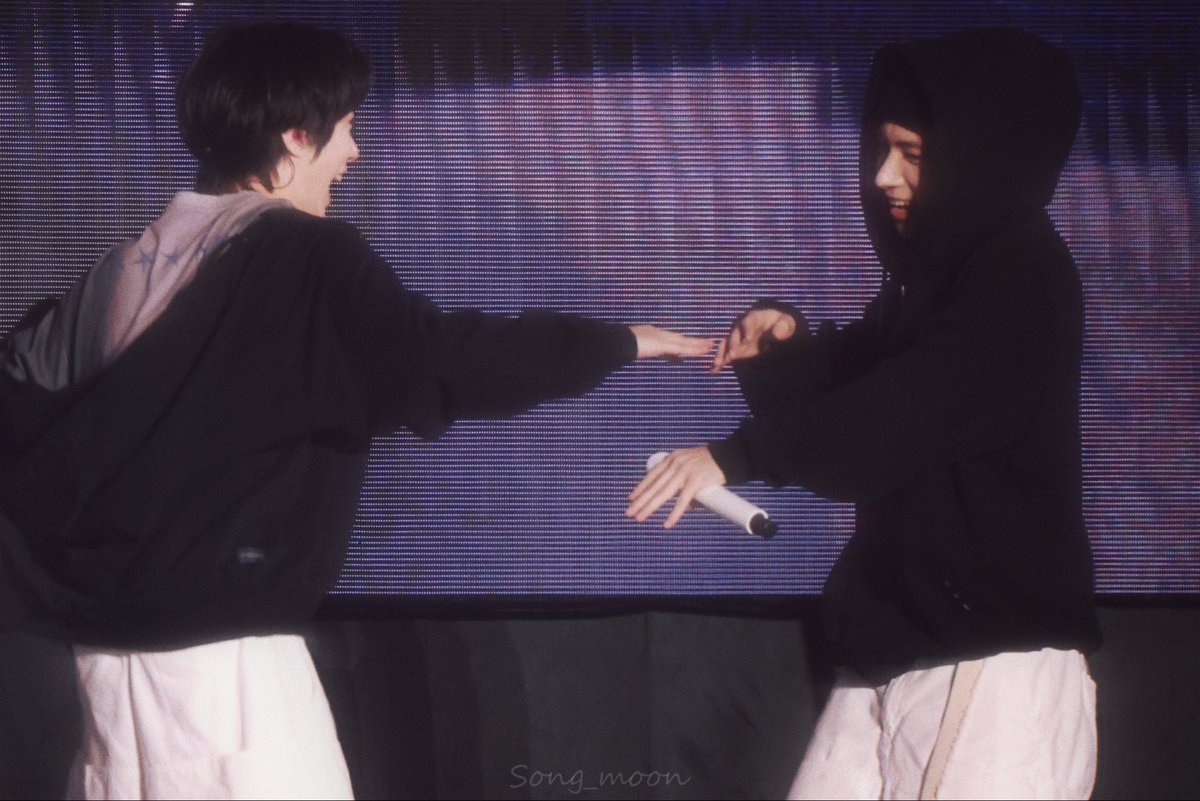 songmoon00's tweet image. 260111
서로의 손을 꼭 잡아줘…🥹
#우뿌즈 #범규 #태현