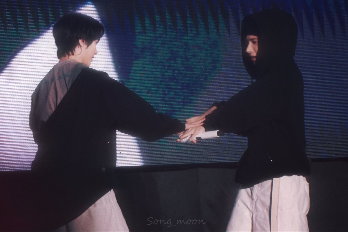 songmoon00's tweet image. 260111
서로의 손을 꼭 잡아줘…🥹
#우뿌즈 #범규 #태현