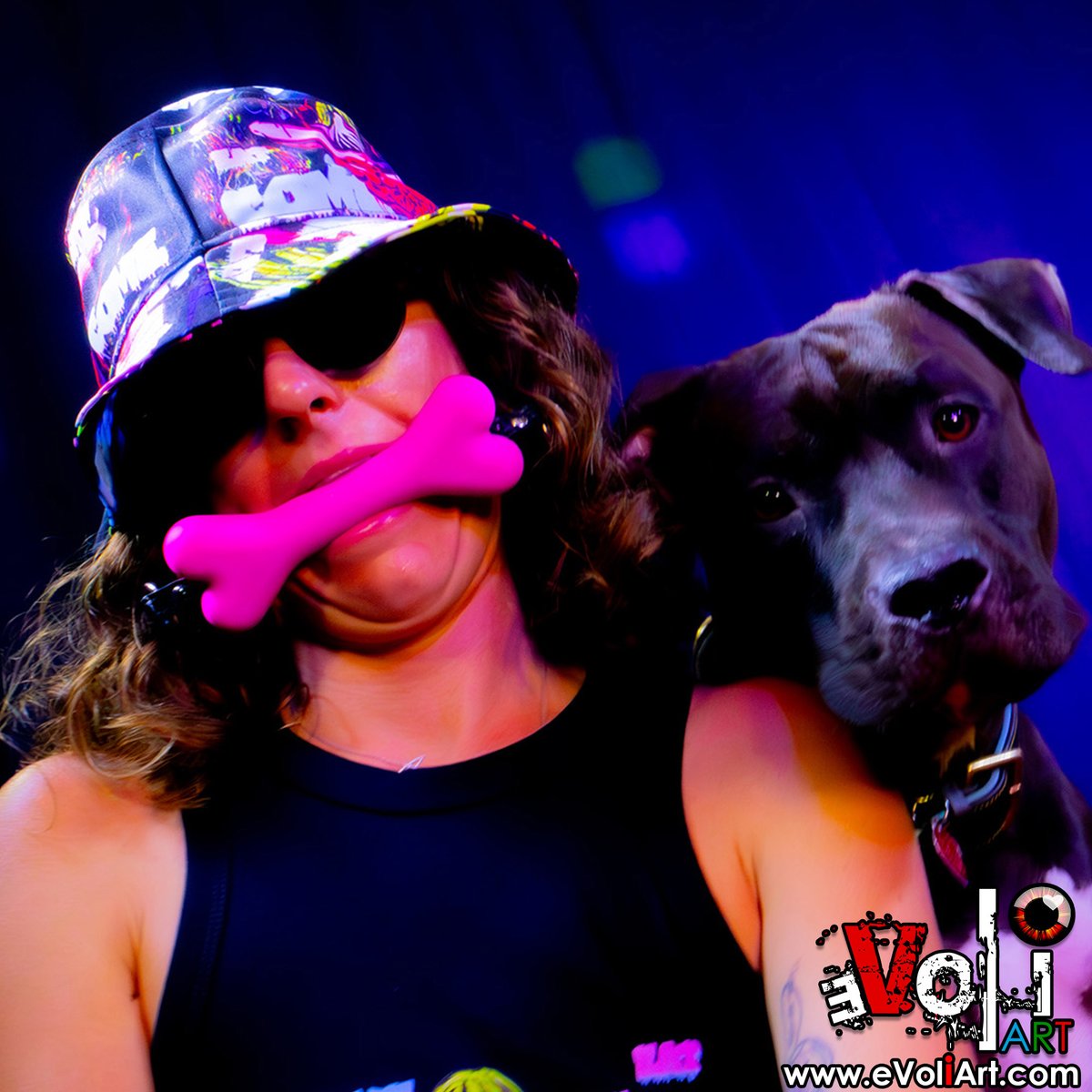 underlab's tweet image. 🔥 @PrincessPoiised &amp;amp; her pitbull babies.
Styled in “Come (Eat)” but vibing like it’s family portraits from another planet.
Full set now live. bit.ly/AmandaPLZ-EVOL