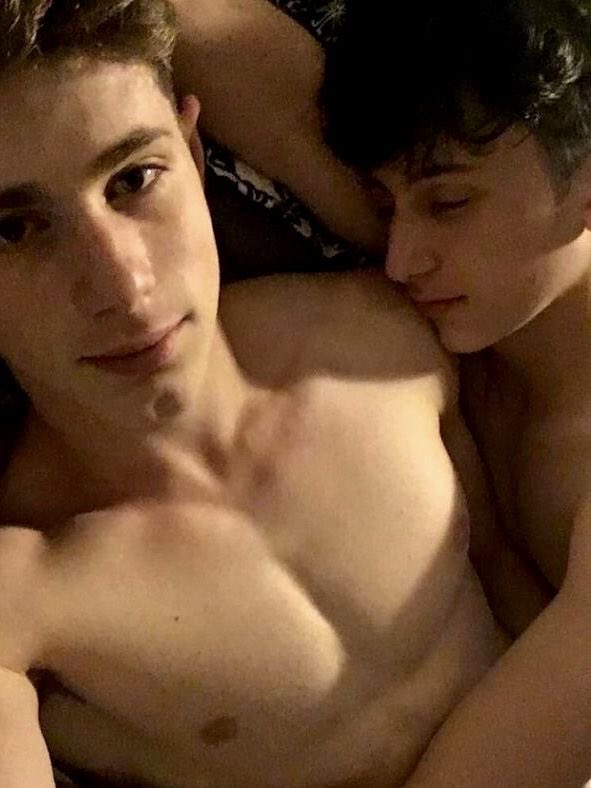 coupleofdudess's tweet image. 