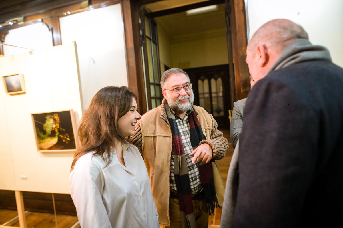 AntonioFilipe's tweet image. Hoje, num almoço com juristas apoiantes da nossa candidatura, recebemos o apoio de mais de 100 juristas e advogados. A todos, o meu sincero agradecimento pelo empenho e pela participação.

Faltam dois dias e meio para as eleições e os apoios crescem, seguimos até ao último…