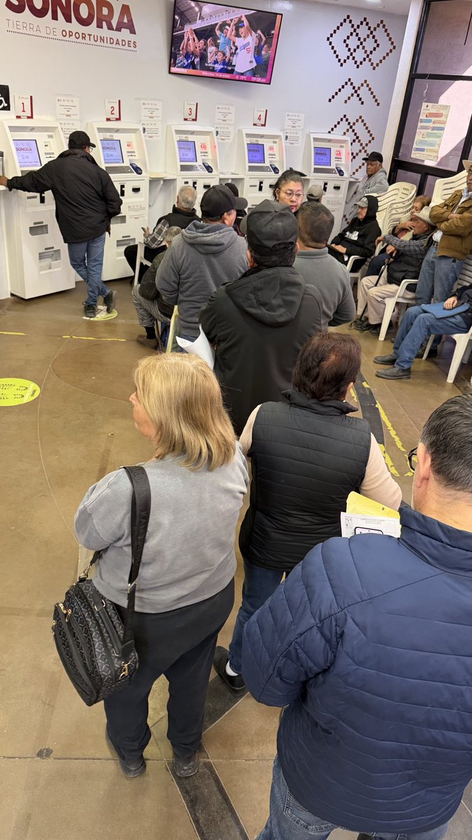 Servicio social, no vaya a la agencia fiscal a cumplir como
Ciudadano, como en los oxxos: no hay sistema!