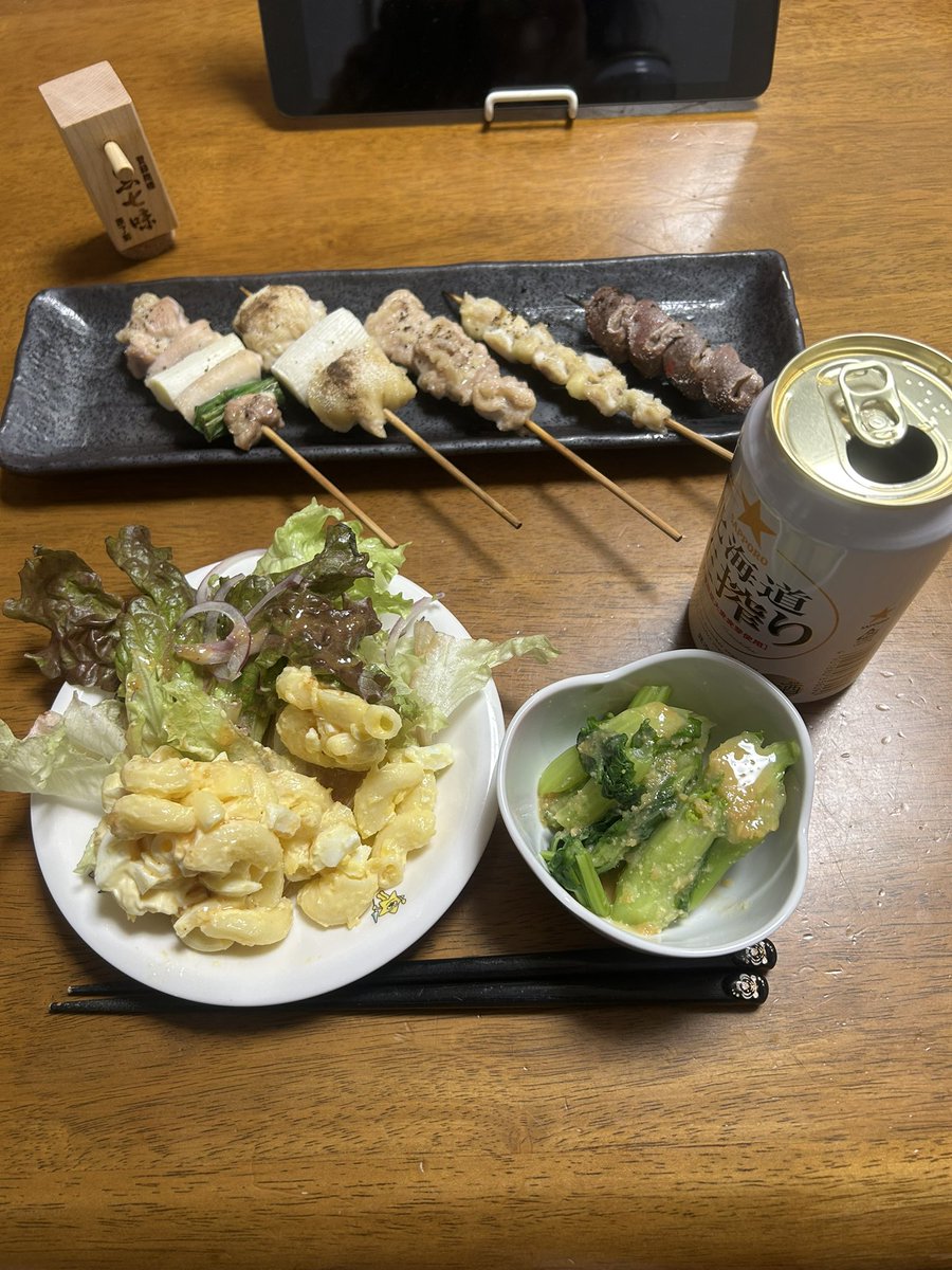 お疲れ様でした！
ビールビール🍺ヽ(´ー｀)

昨日は店で飲んでて気付いたら4時過ぎてた（笑）
明日休みだから、残り物で一杯🍻
トースター焼きだから味気ない。