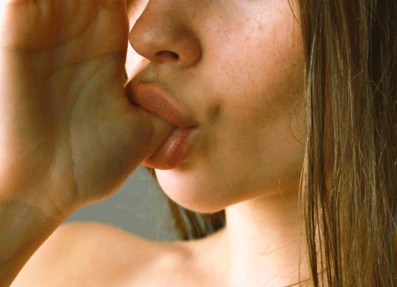 Einmal am Tag sollte eine Sissy etwas warmes zu sich nehmen.
Was ist deine Meinung?