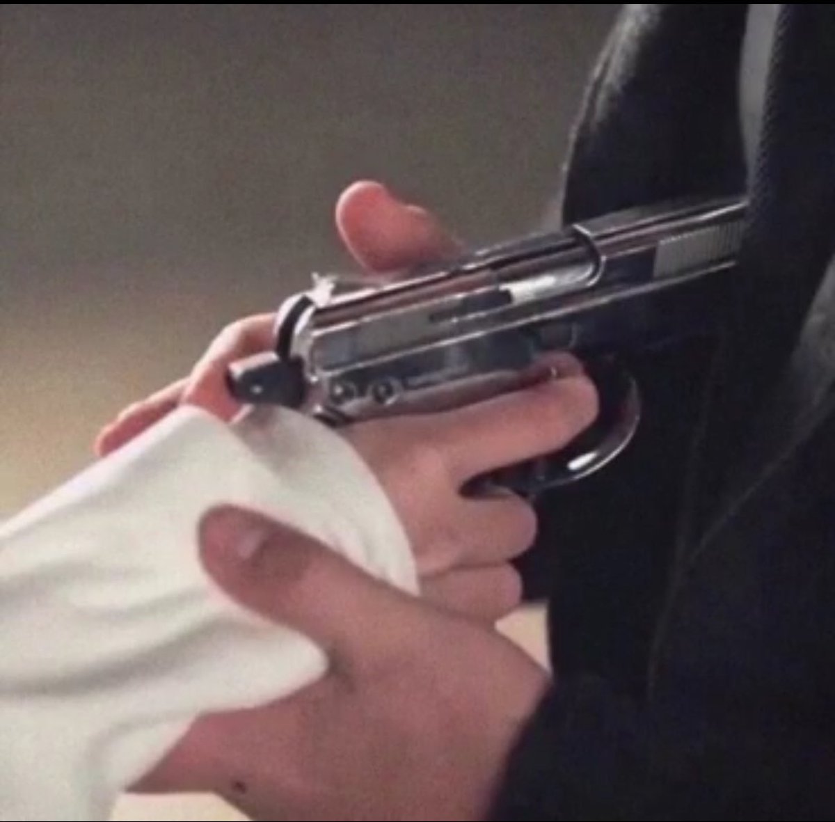 من زود ماني واثقٍ في طهارتك
قلّطت رمية ساعدك في ضلوعي