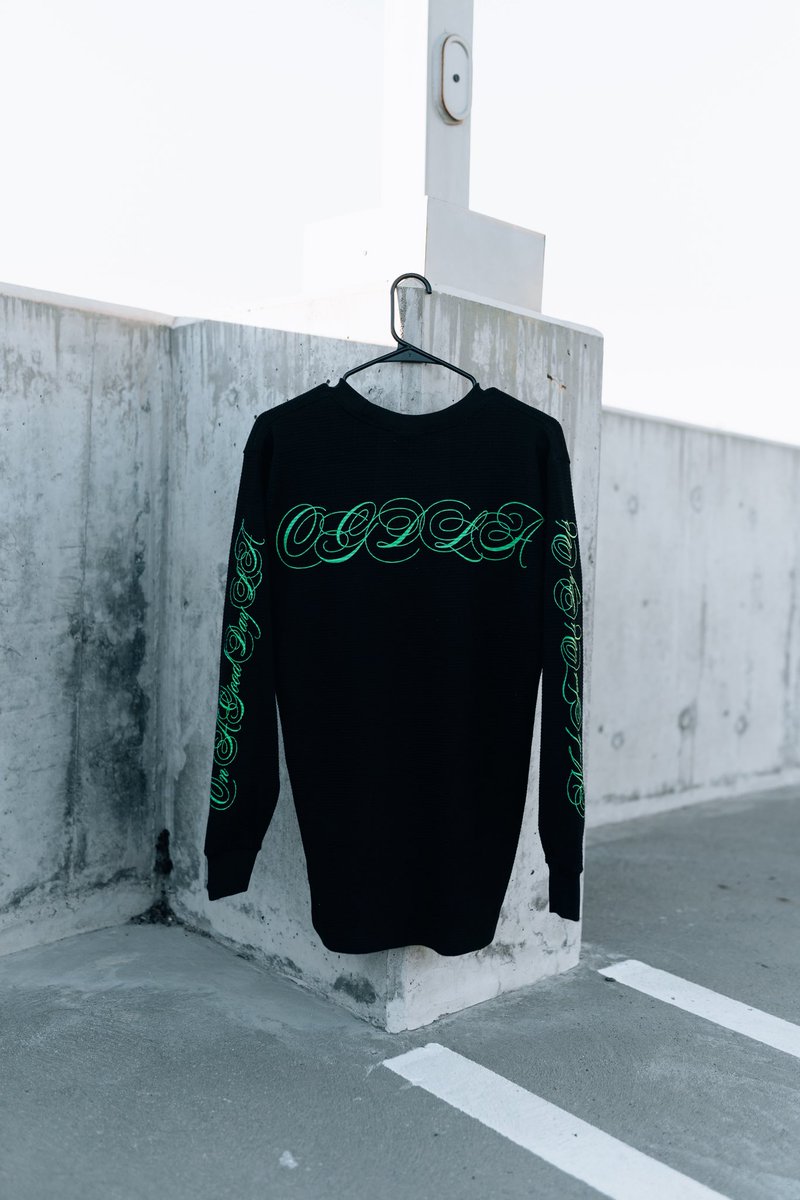 5’4 on a good day. tweet media