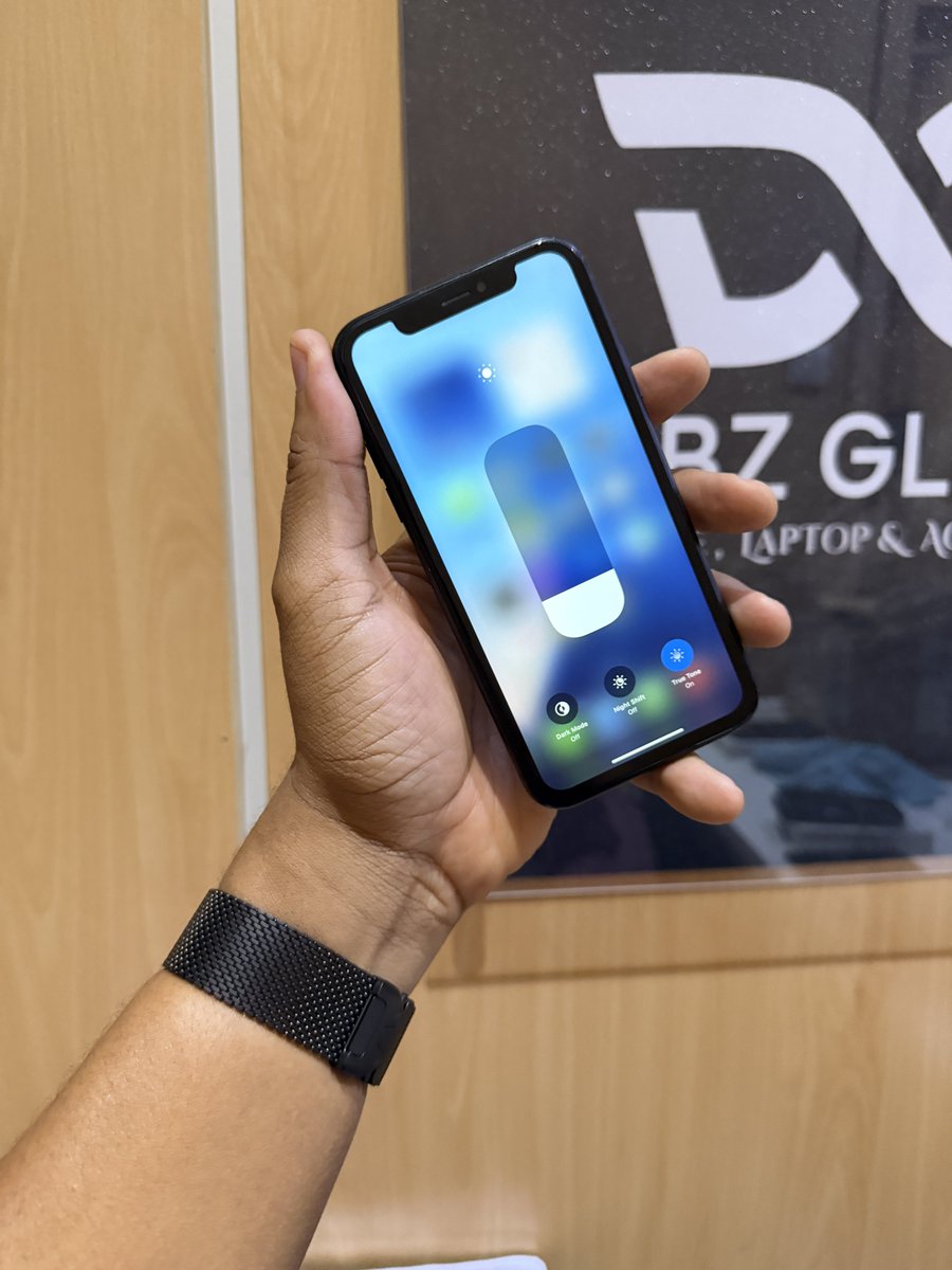 dabz_global's tweet photo. Deal‼️iPhone XR 64gb with 73% battery capacity! Screen and all parts are original! Face ID and everything works great! Device has a bright spot on screen 

Price: N129,000

Account: 8232100166 Dabz Global Biz Ven  Moniepoint 

Payment on deals are binding! We will not refund or repost, if you have “changed your mind”. We will refund/ come to an agreement according to your wish, if the description of what we posted is different from what you received.  Please be sure you want this before payment. RESPECT THE PROCESS‼️