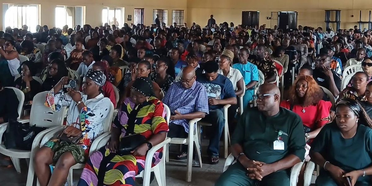 PeterObi's tweet image. Supporting Purposeful Leadership Senator Victor Umeh Is Delivering.

Yesterday, I visited Francis Cardinal Arinze Secondary School in Nkwelle Ezunaka, where I joined Senator Victor Umeh, who represents Anambra Central. He made a significant gesture by providing over ₦60 million…